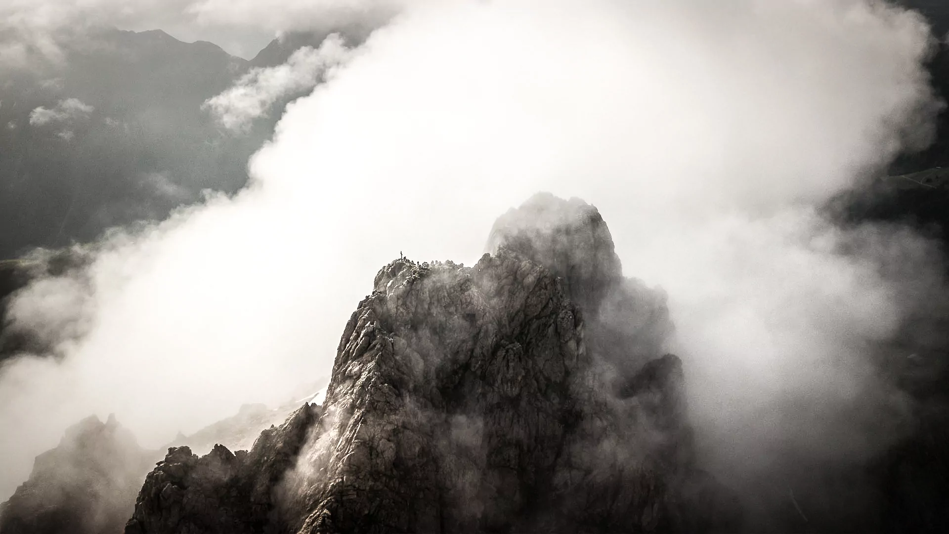 Berg im Nebel im Sommerurlaub im Nationalpark Hohe Tauern