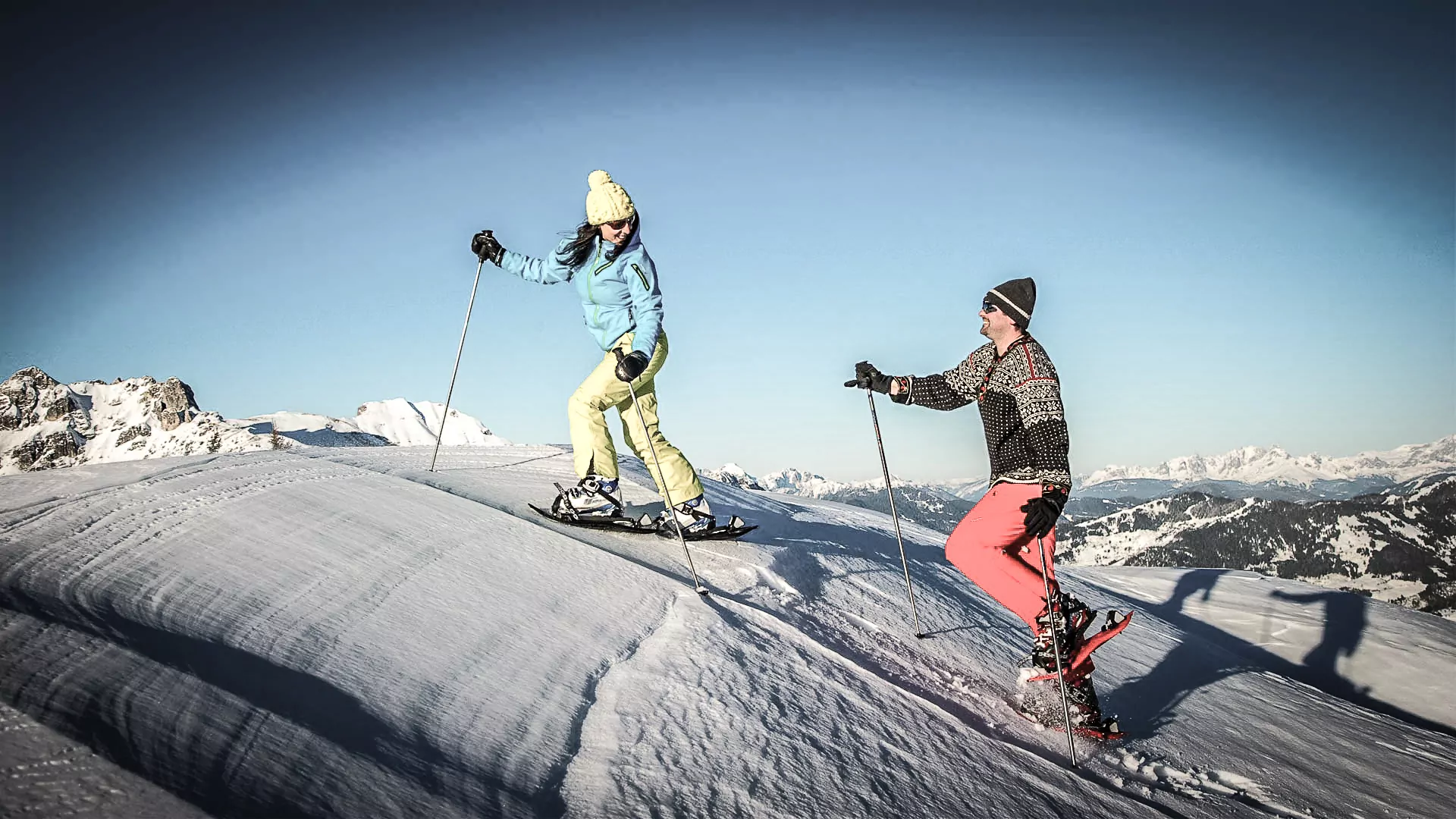 Pärchen geht eine Skitour in Großarl
